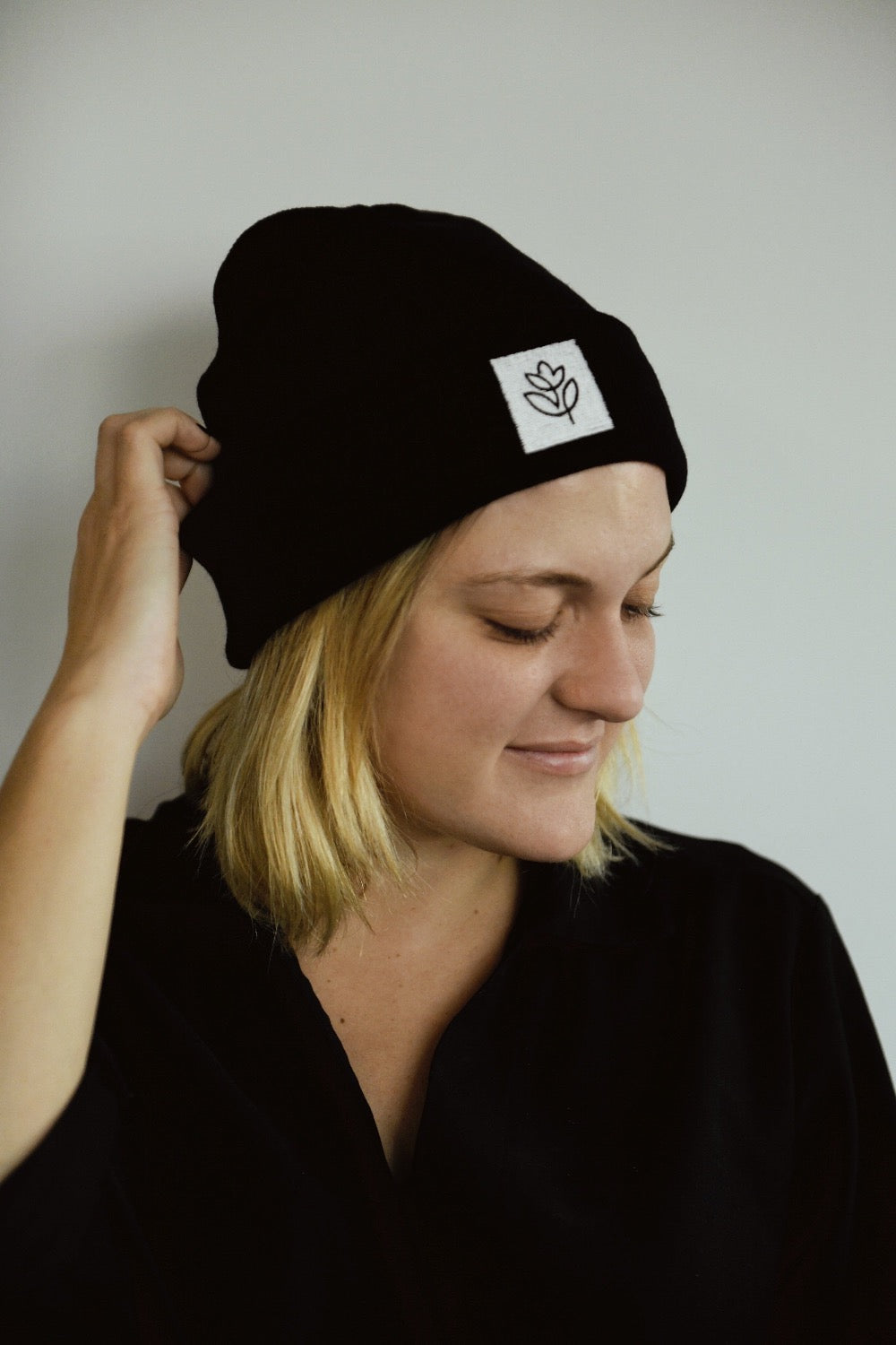 THE VEUS BEANIE