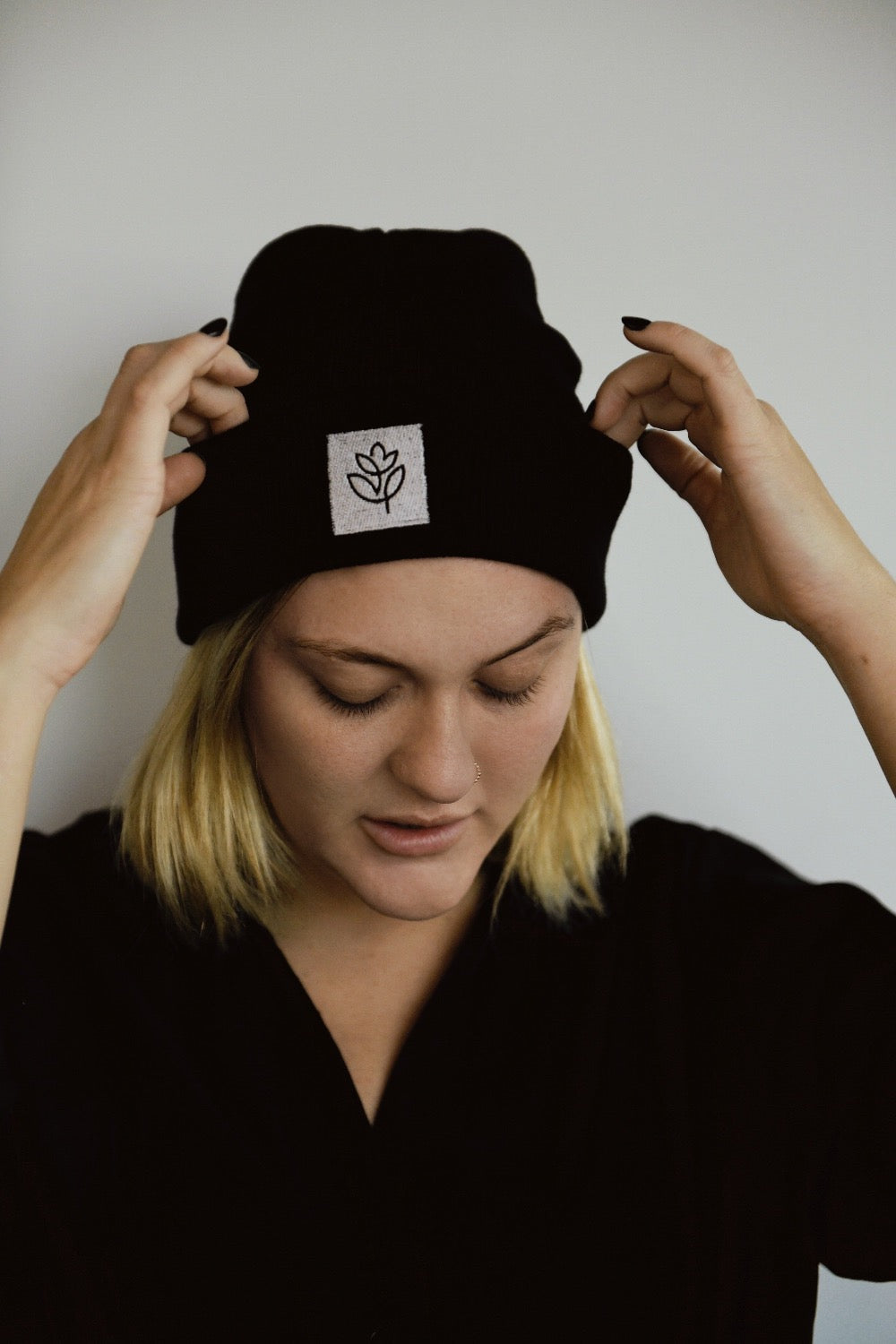 THE VEUS BEANIE
