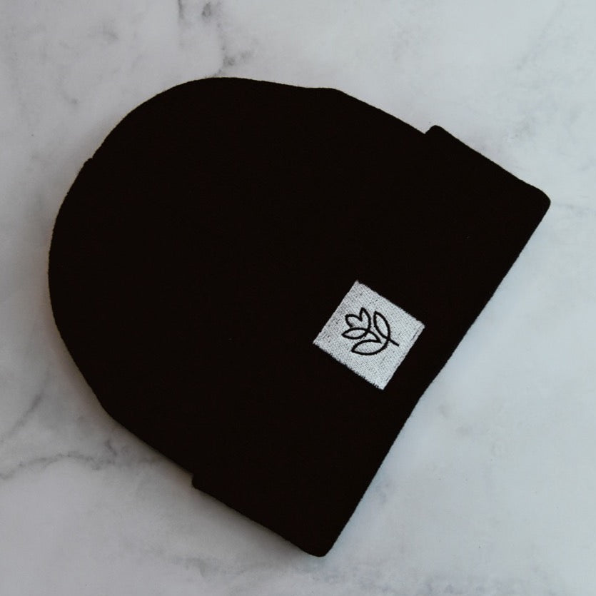 THE VEUS BEANIE